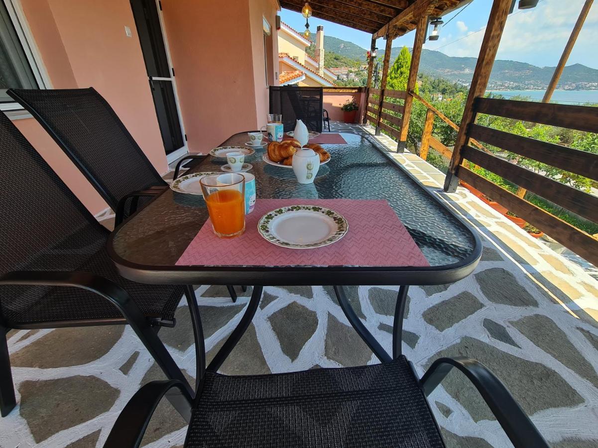 Stella'S Garden Villa Palaiontsiflikion Exterior photo